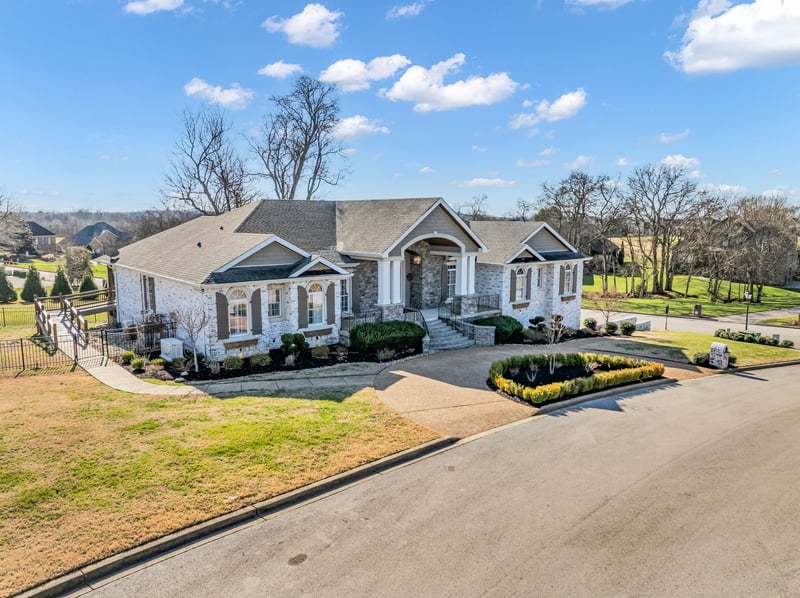 100 Glenway Pt, Lebanon, TN 37087
