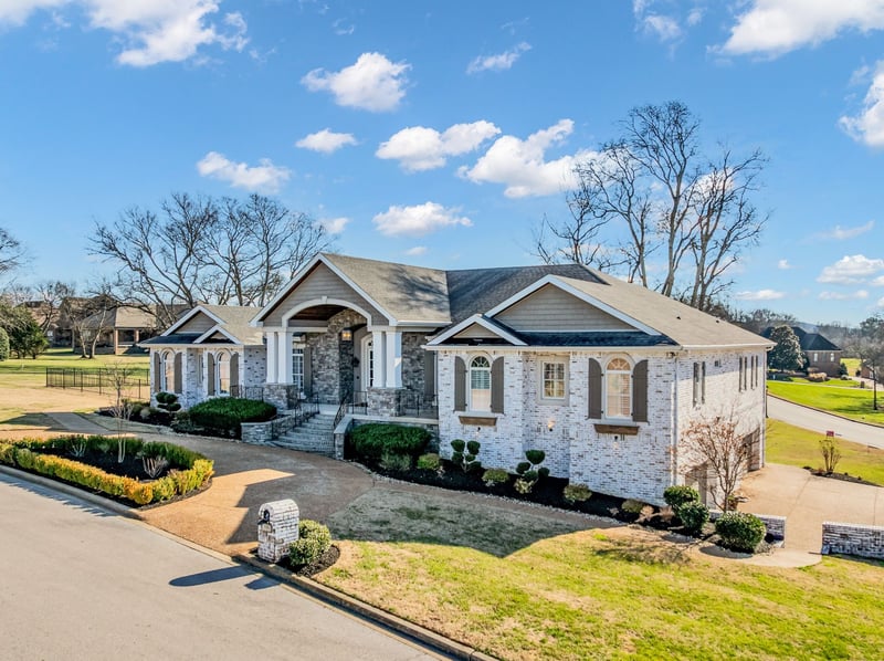 100 Glenway Pt, Lebanon, TN 37087