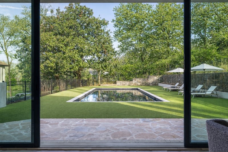 1049 Overton Lea Rd, Nashville, TN 37220