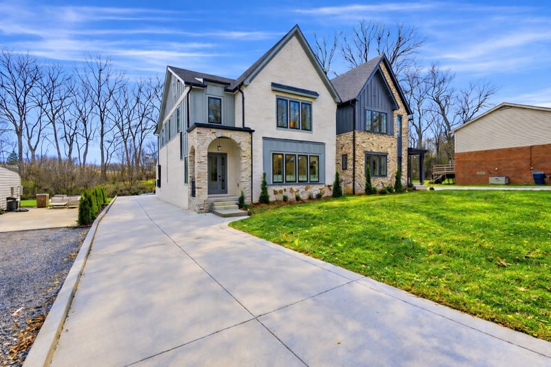 1523 Graybar Ln, Nashville, TN 37215