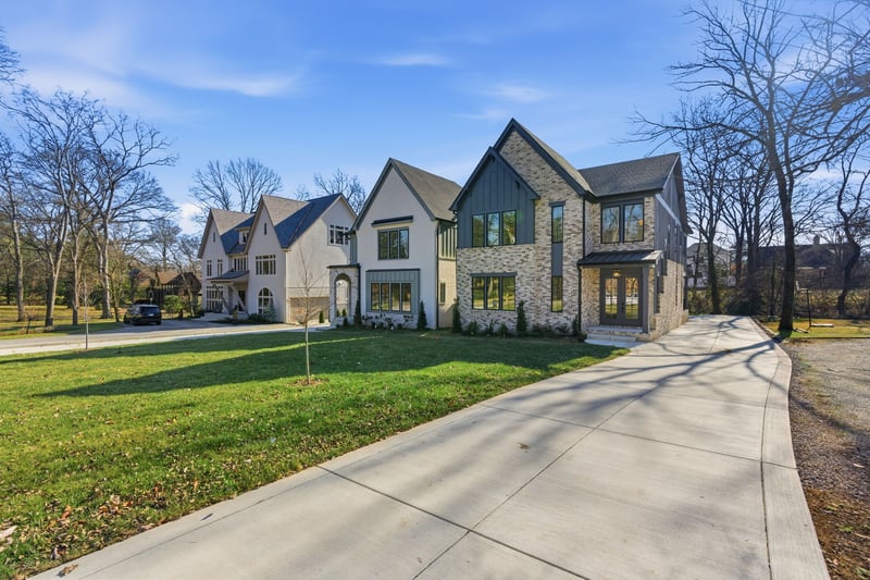 1525 Graybar Ln, Nashville, TN 37215