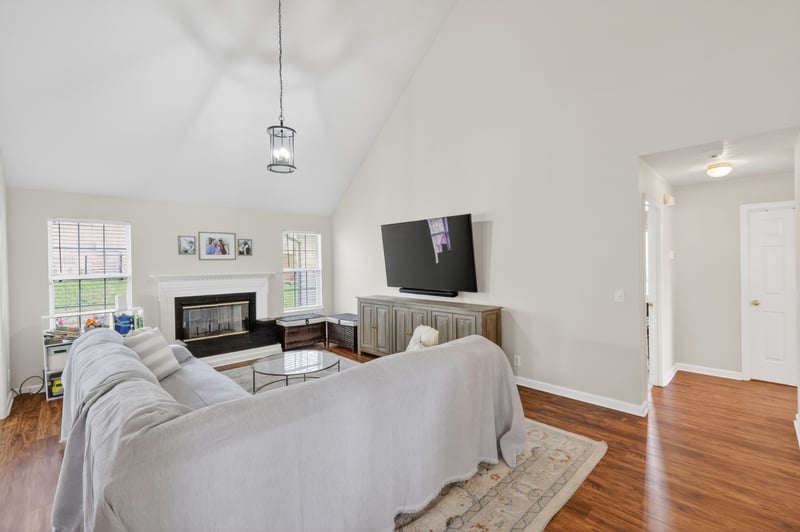 136 Holt Hills Rd, Nashville, TN 37211