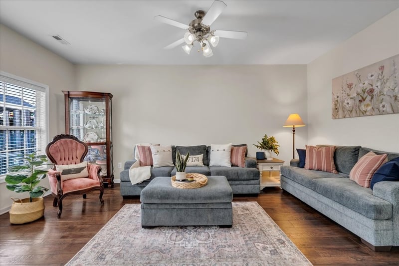 4015 Clinton Ln, Spring Hill, TN 37174