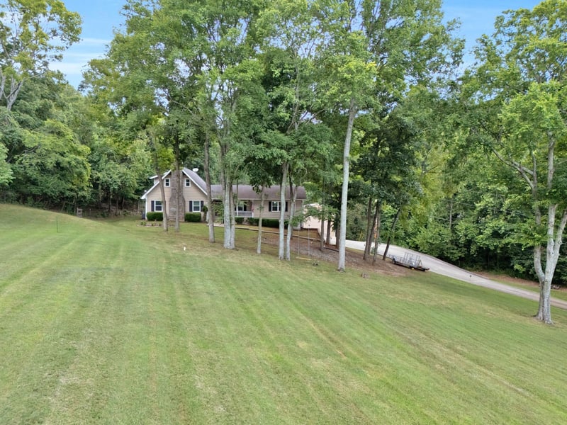 1057 Hillview Dr, Hendersonville, TN 37075