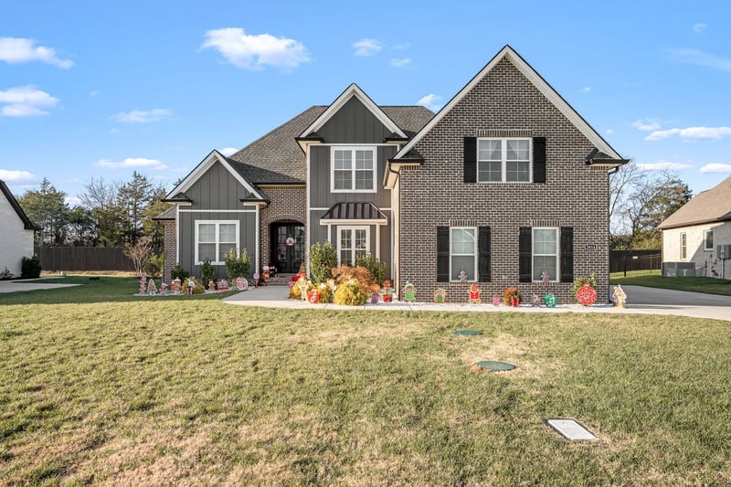 2614 Holly Springs Dr, Murfreesboro, TN 37128