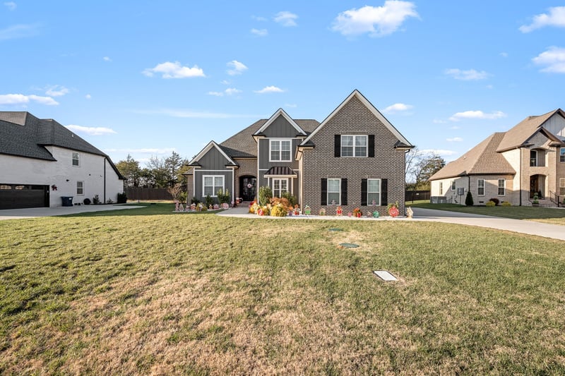 2614 Holly Springs Dr, Murfreesboro, TN 37128