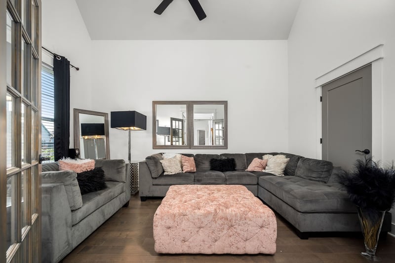 2614 Holly Springs Dr, Murfreesboro, TN 37128