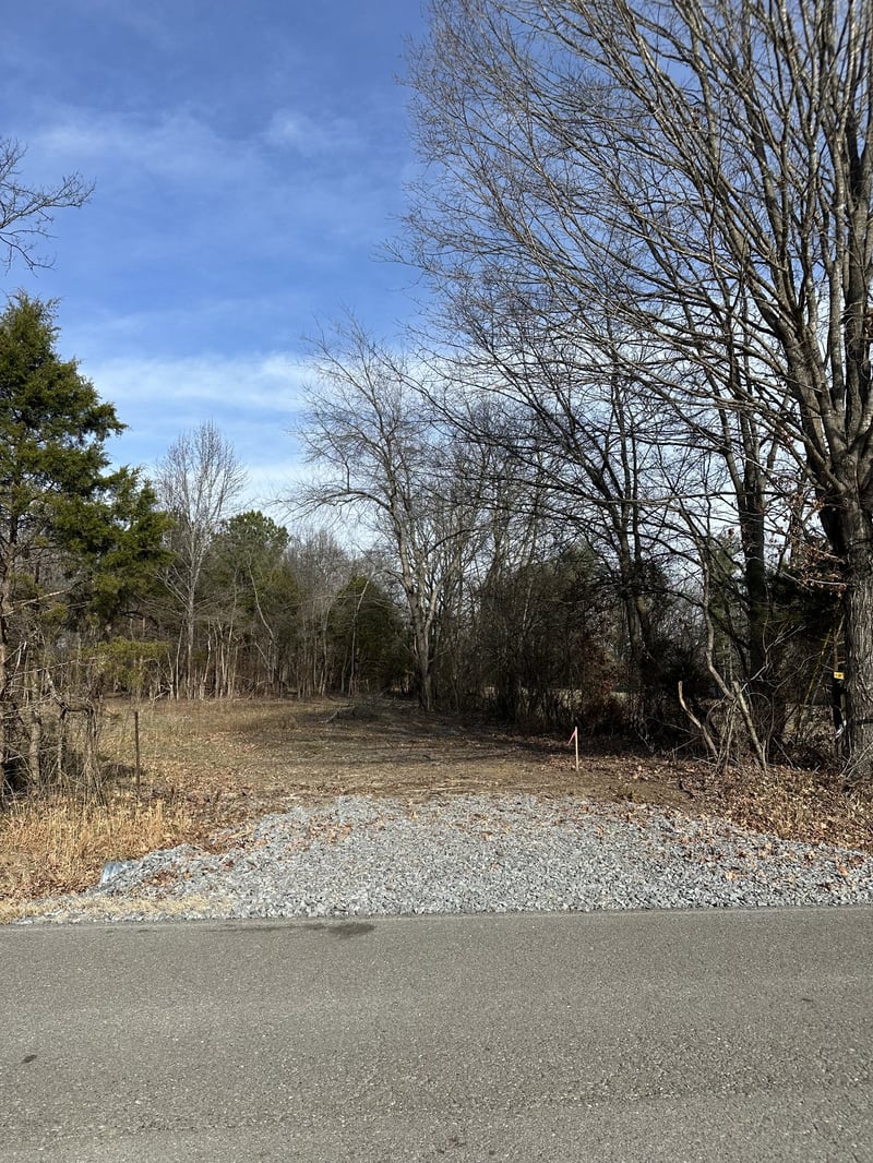 1991 Raymond Hodges Rd, Cottontown, TN 37048