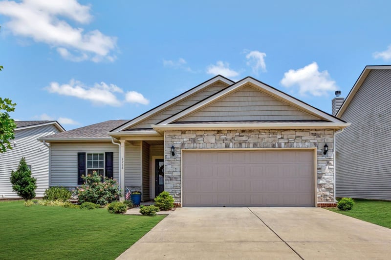 2918 Hen Brook Dr, Columbia, TN 38401