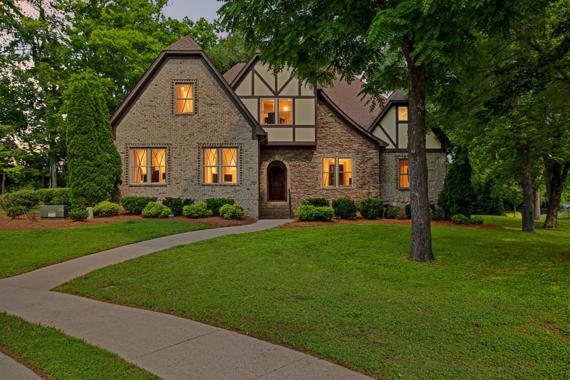 2001 Lynnhaven Ct, Mount Juliet, TN 37122