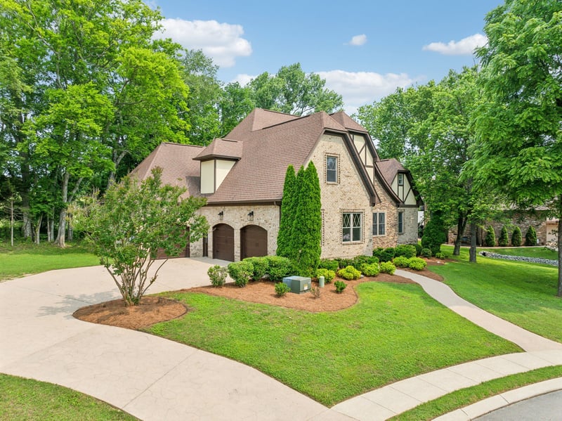 2001 Lynnhaven Ct, Mount Juliet, TN 37122