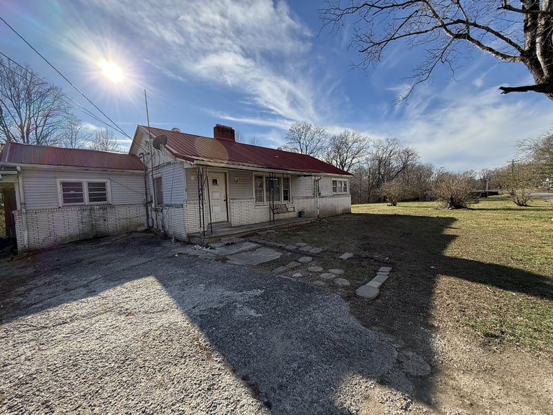 10861 Old Highway 52, Westmoreland, TN 37186