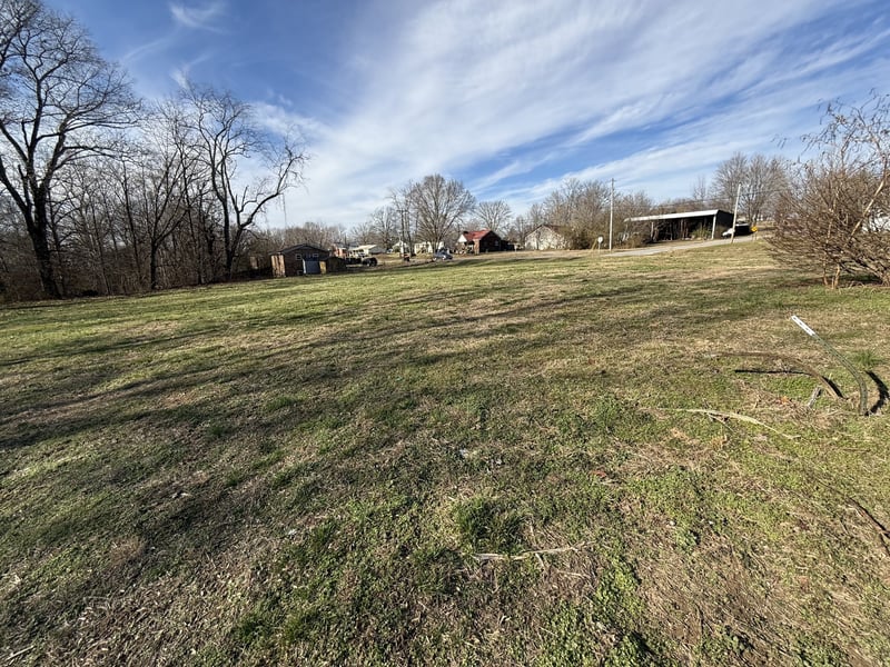 10861 Old Highway 52, Westmoreland, TN 37186