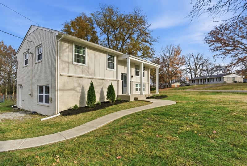 228 Lakeside Park Dr, Hendersonville, TN 37075