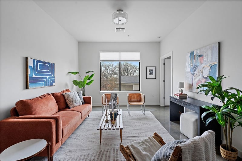 1900 12th Ave #212, Nashville, TN 37203