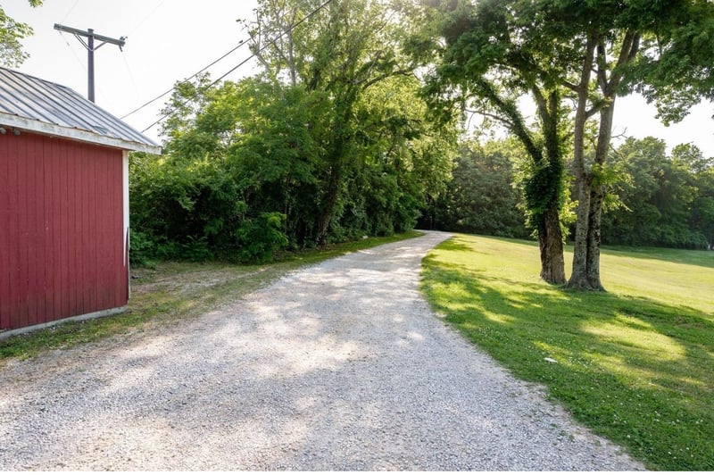 1166 Barnes Rd, Antioch, TN 37013