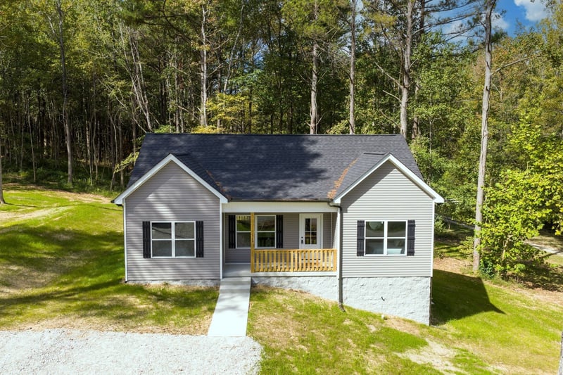 149 Lynn Ln, Charlotte, TN 37036