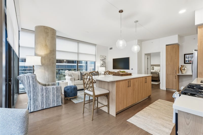 1212 Demonbreun St #1402, Nashville, TN 37203