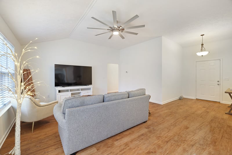 808 Jonathan Dr, Lebanon, TN 37087