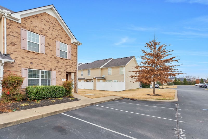 2014 Debonair Ln, Murfreesboro, TN 37128