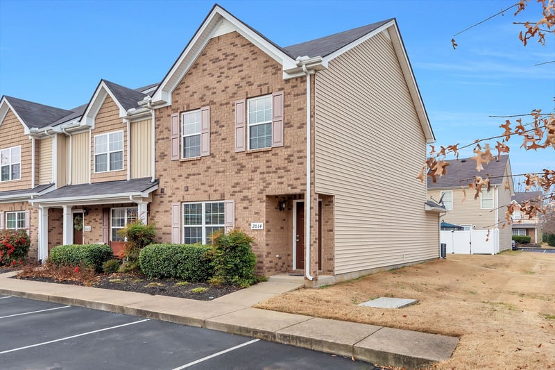 2014 Debonair Ln, Murfreesboro, TN 37128
