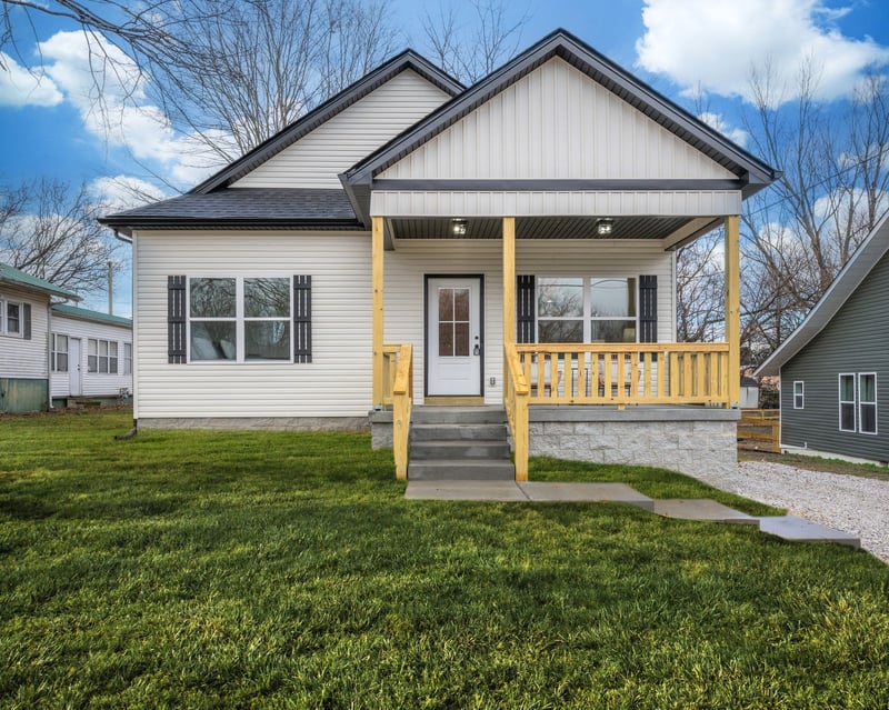 216 Church St, White Bluff, TN 37187