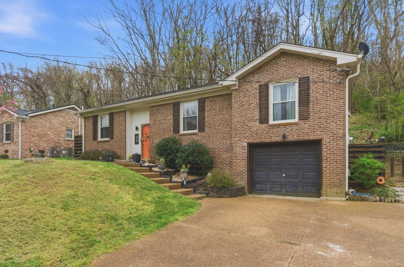 557 Holt Valley Rd, Nashville, TN 37221