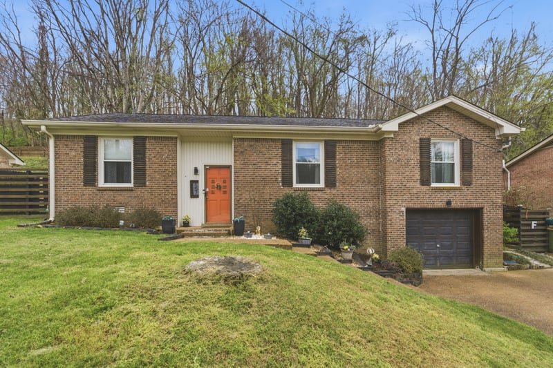 557 Holt Valley Rd, Nashville, TN 37221