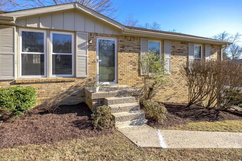 630 Debbie Dr, Hermitage, TN 37076