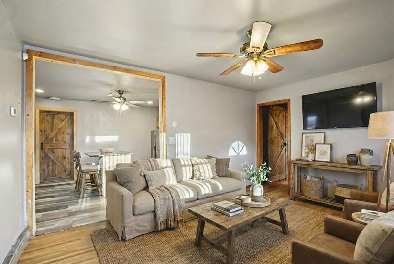 2701 Combs Dr, Nashville, TN 37207