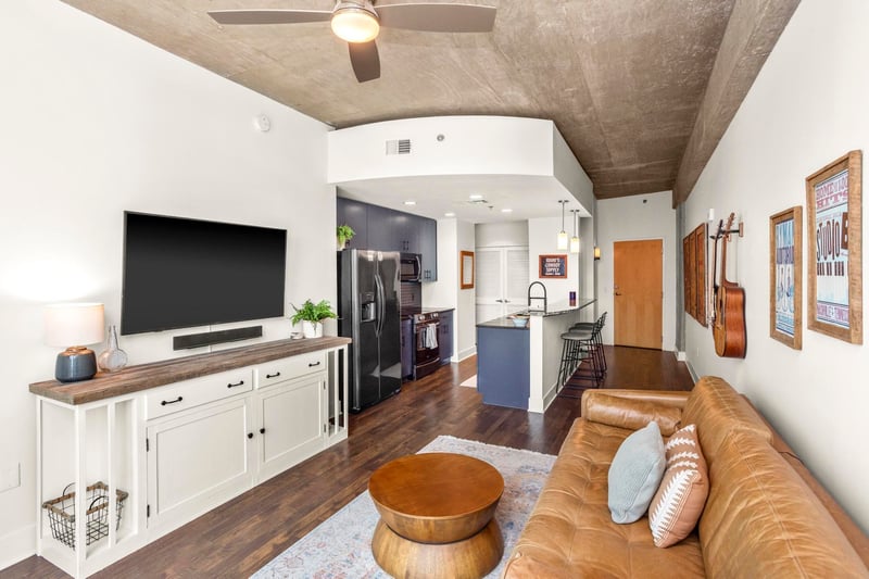 415 Church St #1608, Nashville, TN 37219