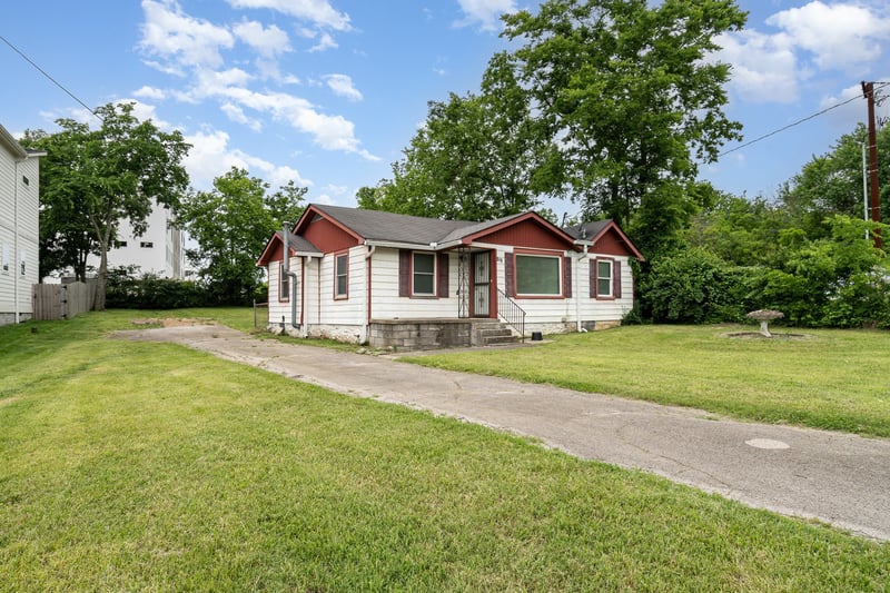 946 Youngs Ln, Nashville, TN 37207