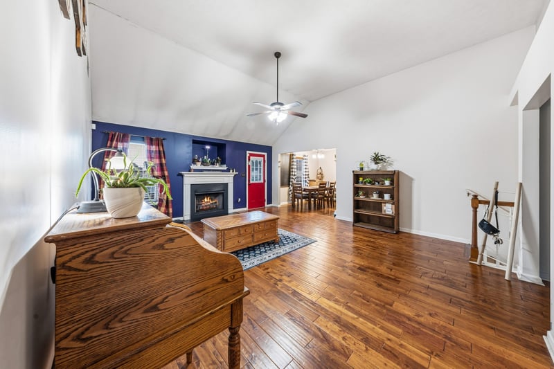 699 Puckett Rd, Watertown, TN 37184