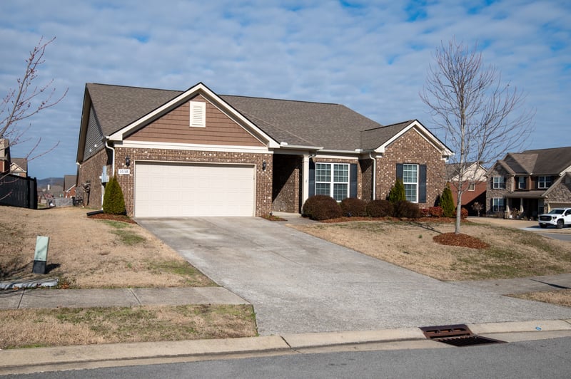 1038 Abberley Cir, Hendersonville, TN 37075