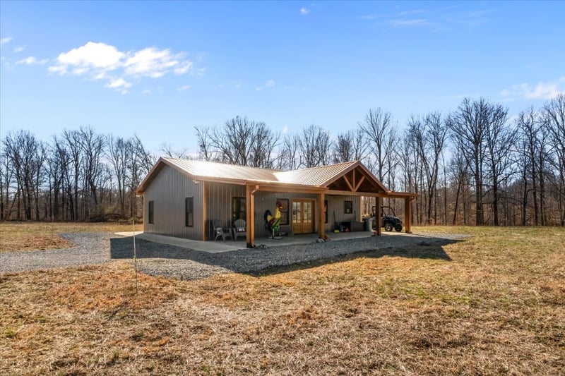 119 Howard Rd, White Bluff, TN 37187