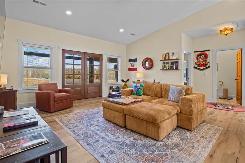 119 Howard Rd, White Bluff, TN 37187