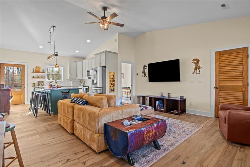 119 Howard Rd, White Bluff, TN 37187