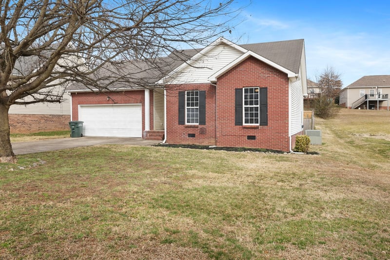 244 Green Hills Dr, Springfield, TN 37172
