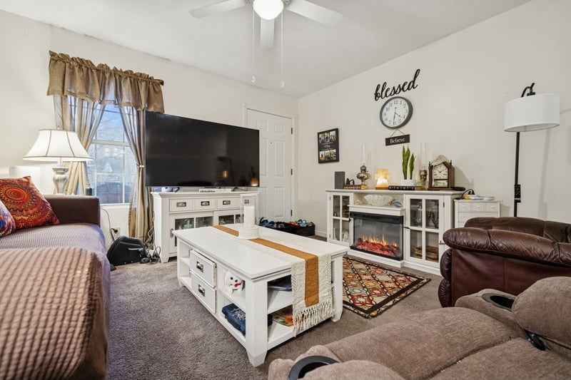 1337 Oaklawn Rd, Chapmansboro, TN 37035