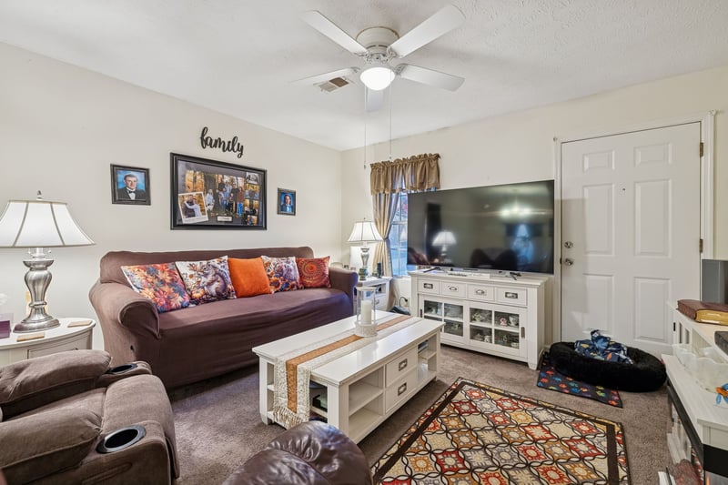 1337 Oaklawn Rd, Chapmansboro, TN 37035