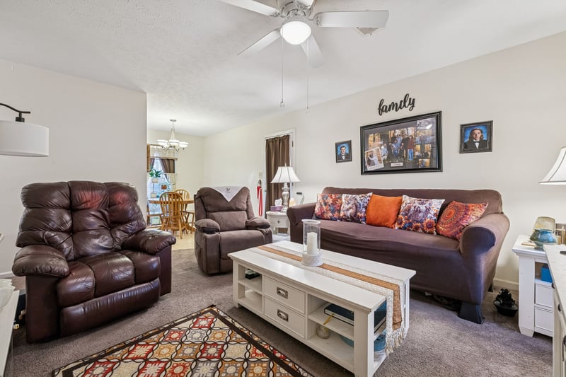 1337 Oaklawn Rd, Chapmansboro, TN 37035