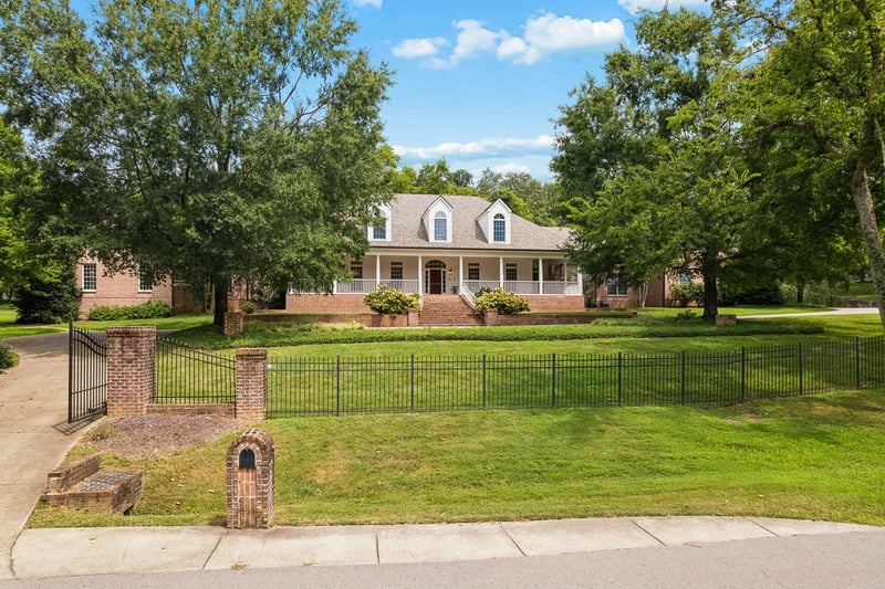 1228 Mary Helen Dr, Nashville, TN 37220