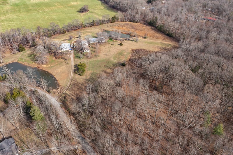 1030 Lena Rosson Rd, Chapmansboro, TN 37035