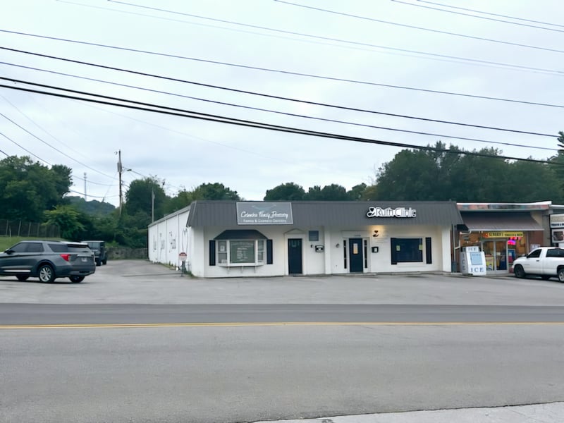 1300 Hatcher Ln, Columbia, TN 38401