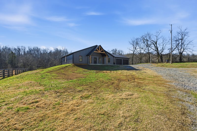 2731 Highway 25 , Cottontown, TN 37048