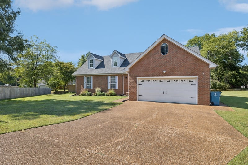 709 Saddle Trail Ct, Hermitage, TN 37076