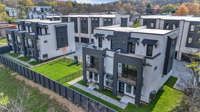 828E Watts Ln, Nashville, TN 37209