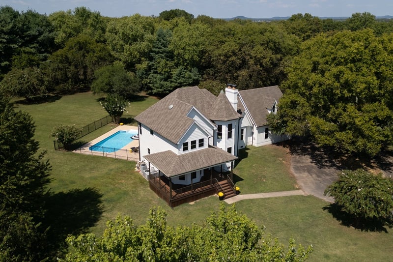 1210 Windsor Dr, Gallatin, TN 37066