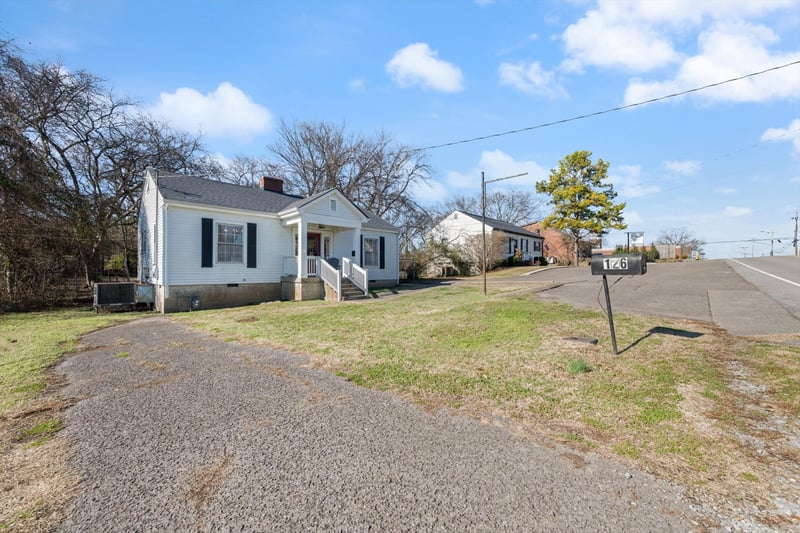 126 Stadium Dr, Hendersonville, TN 37075