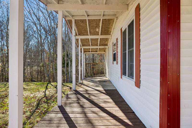 1053 Pack Rd, White Bluff, TN 37187